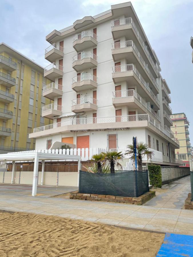 Condominio Union -Walterigato Apartments- Solo Per Famiglie- Lido di Jesolo Exteriör bild